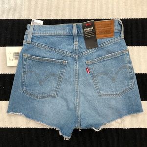 Levis ribcage shorts/ high rise